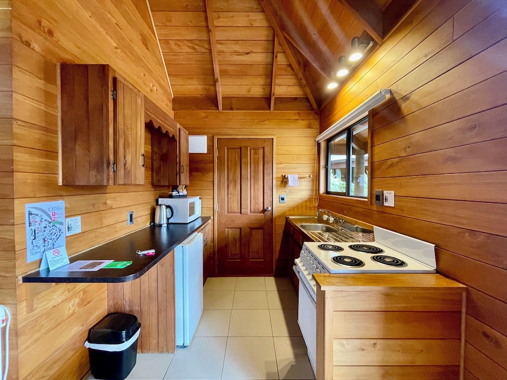 Deluxe Cabin, 2 Twin Beds, Garden View photo 2