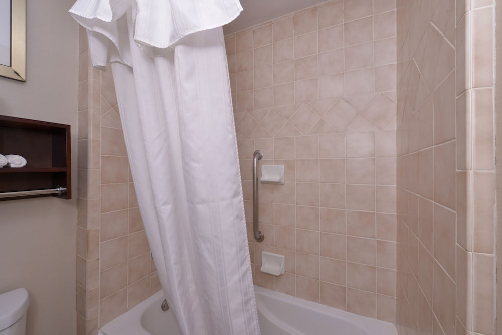 Suite, 2 Queen Beds, Accessible, Bathtub (Mobility & Hearing) - Photo 9
