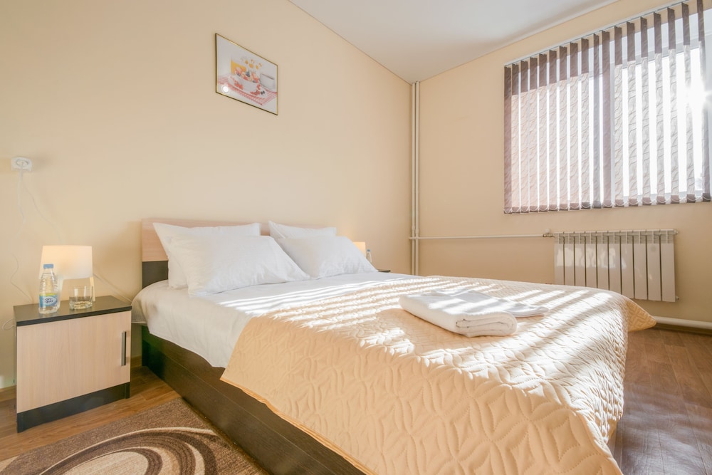 Basic Room, 1 Double Bed, Courtyard View, Courtyard Area photo 2