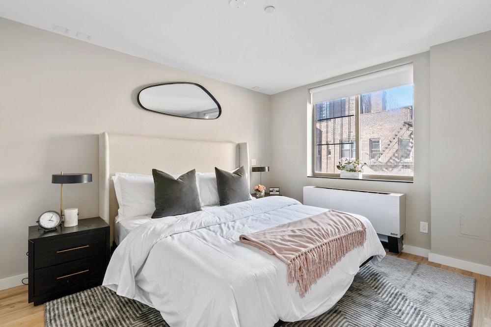 Presidential Apartment, 3 Bedrooms, Kitchen, City View photo 3