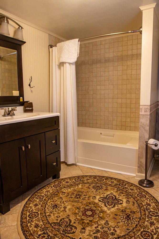 Royal Oak Suite photo 1