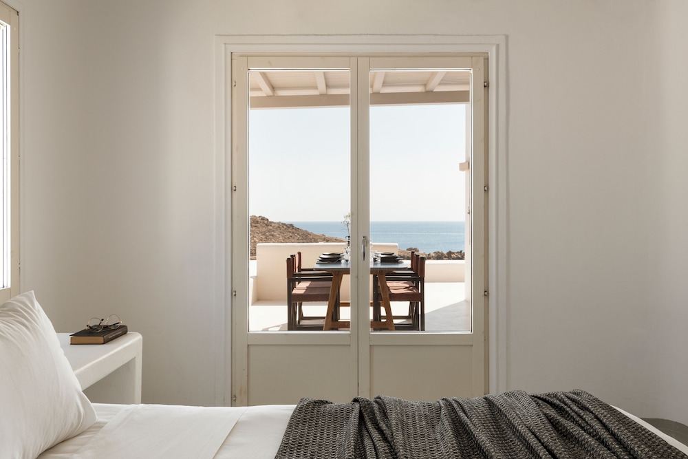 Signature Sea View Jacuzzi Villa - Photo 11