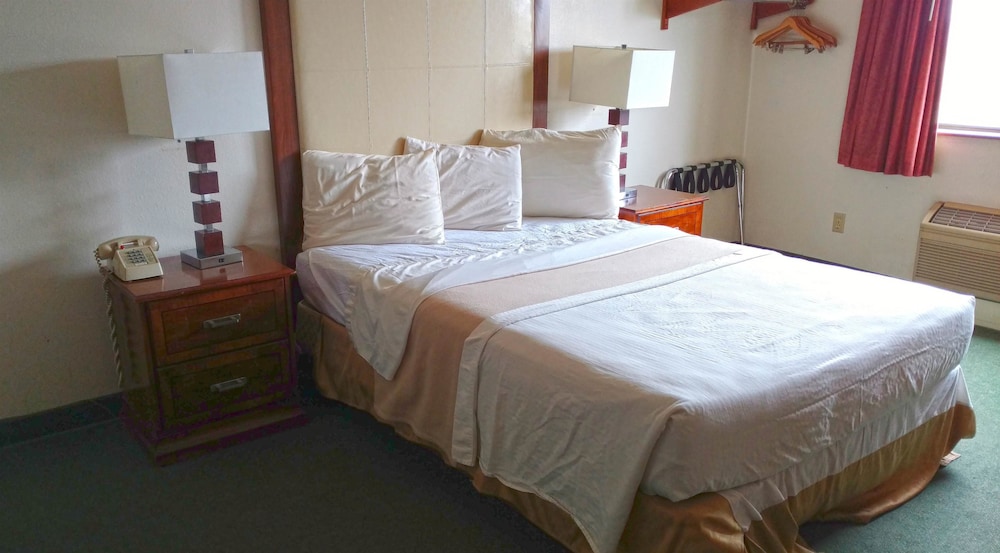 Room, 1 Queen Bed, Non Smoking - Photo 1