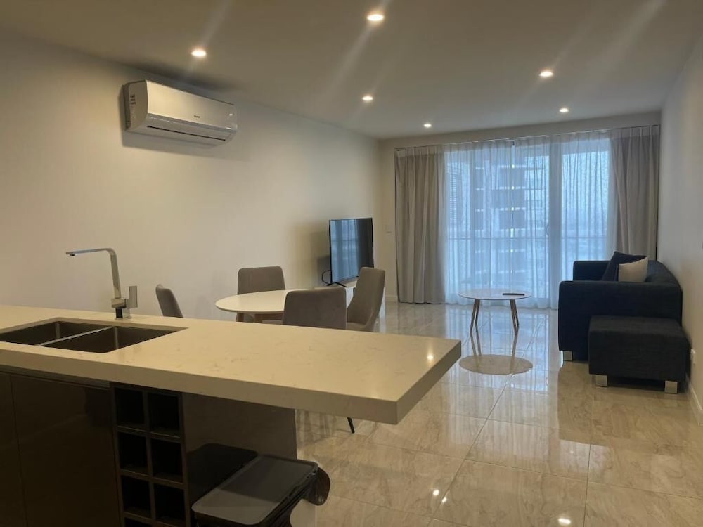 Signature Apartment, 2 Bedrooms, Balcony, City View