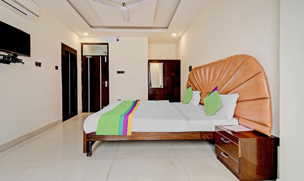 Deluxe Room - Photo 9