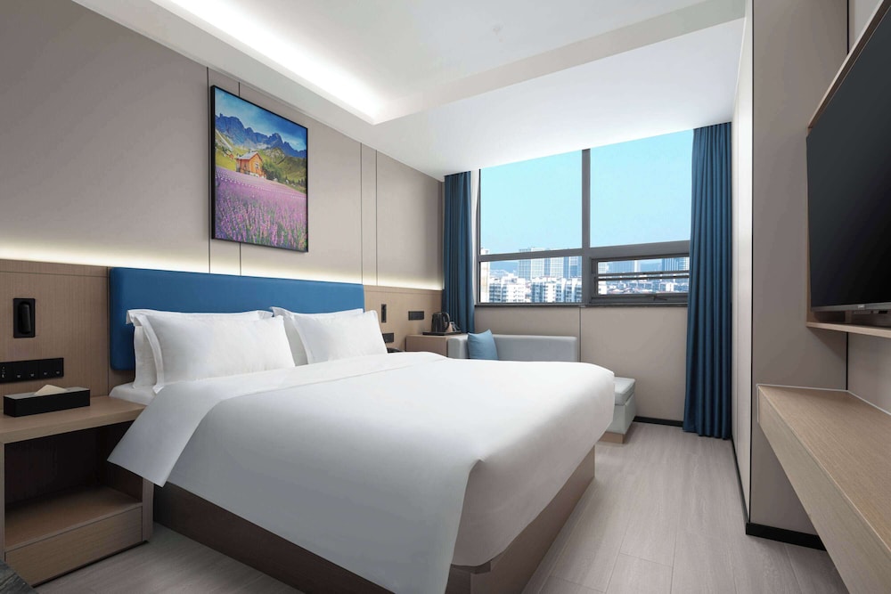 Superior Room, 1 King Bed, Non Smoking