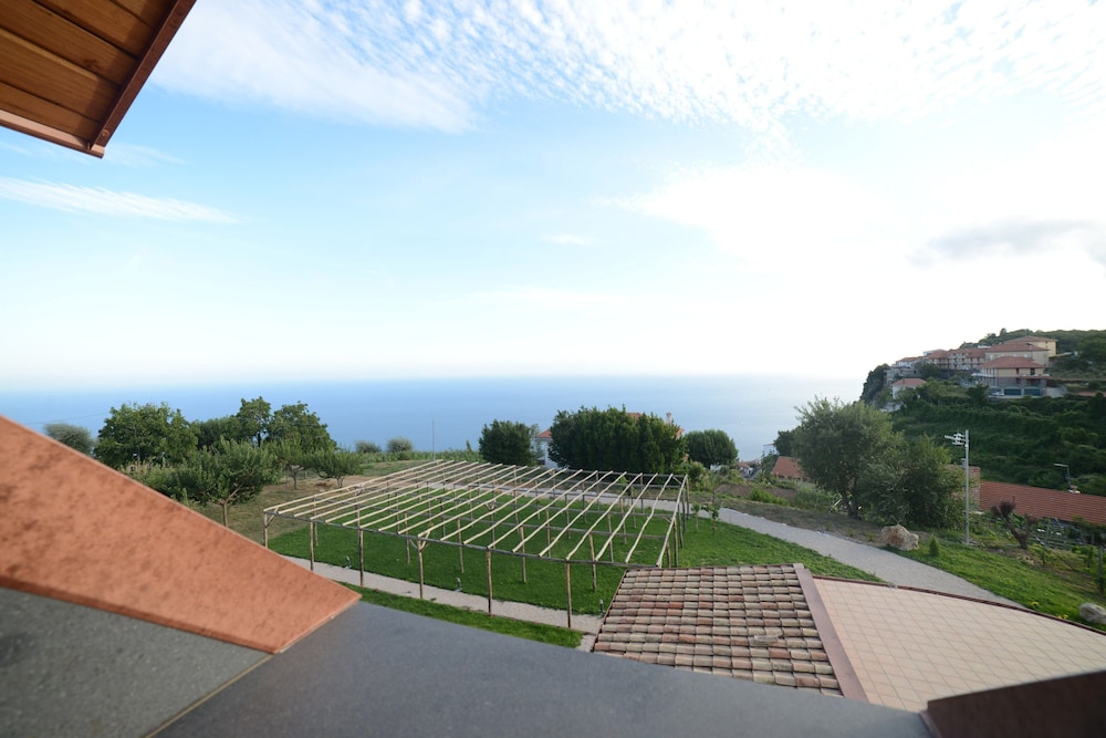 Superior Triple Room, Multiple Beds, Ensuite, Sea View - Photo 4