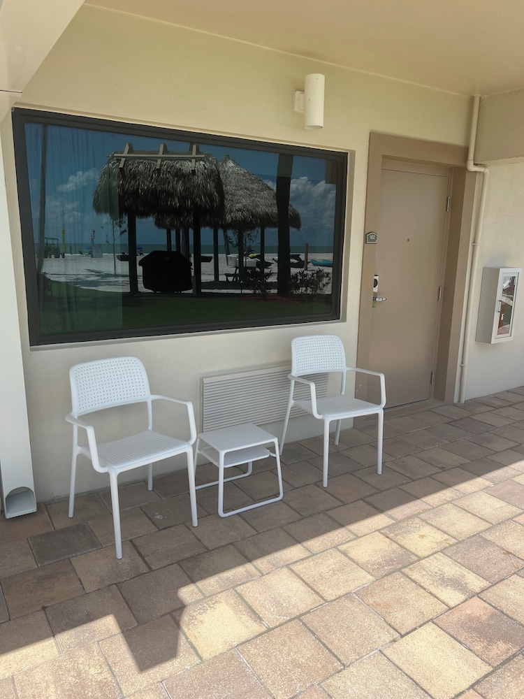 Suite, 2 Double Beds, Kitchen, Oceanfront (with Sofabed) - Photo 8
