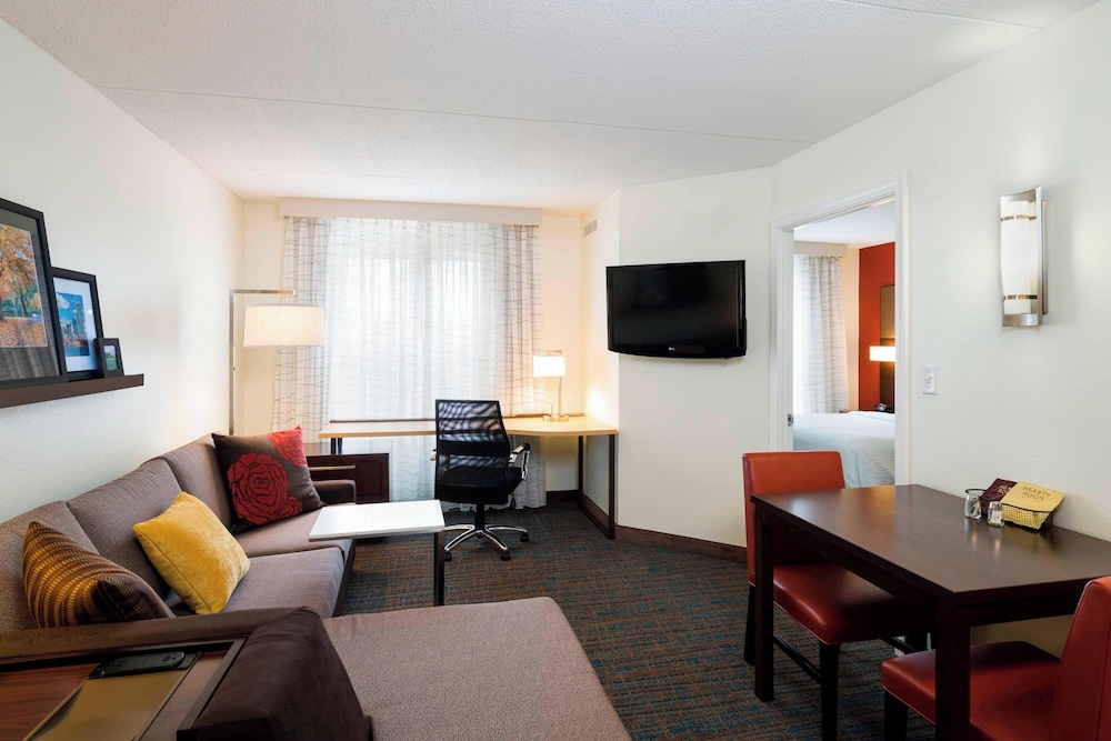 Suite, 1 Bedroom (Mobility/Hearing Accessible, Tub) - Photo 3