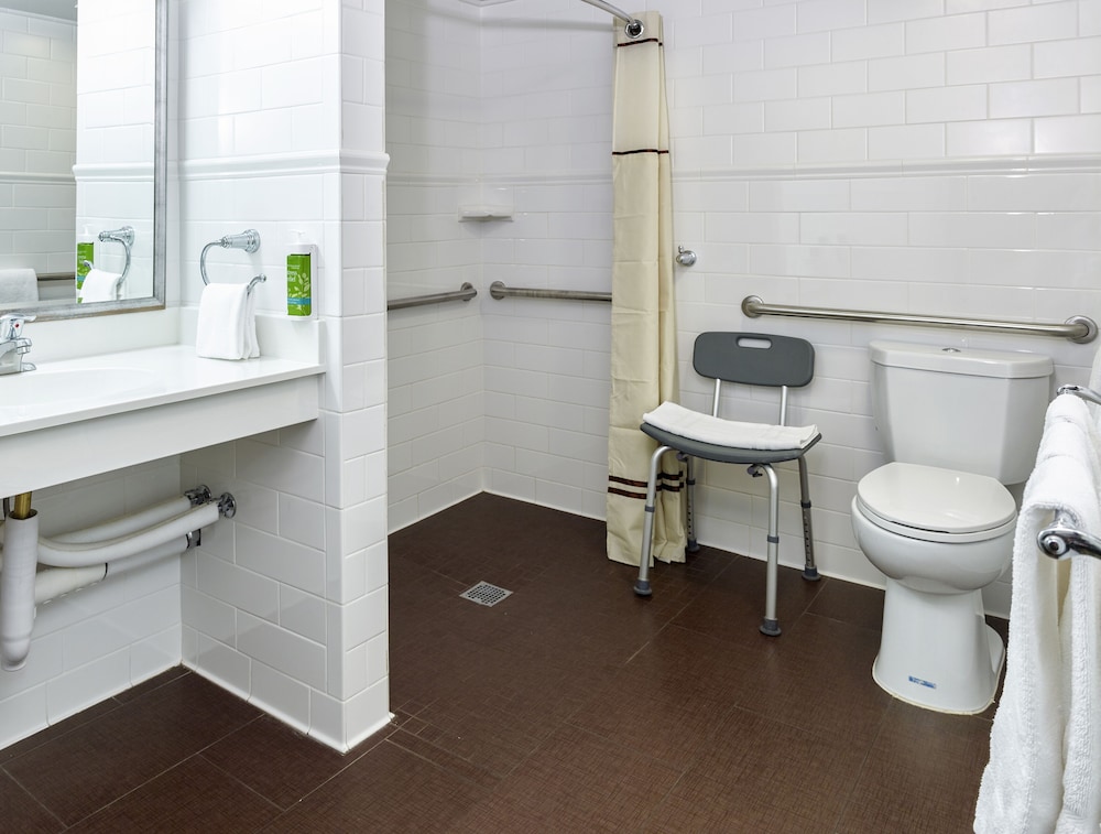 Room, 2 Queen Beds (East Mobility Hearing Accessible)