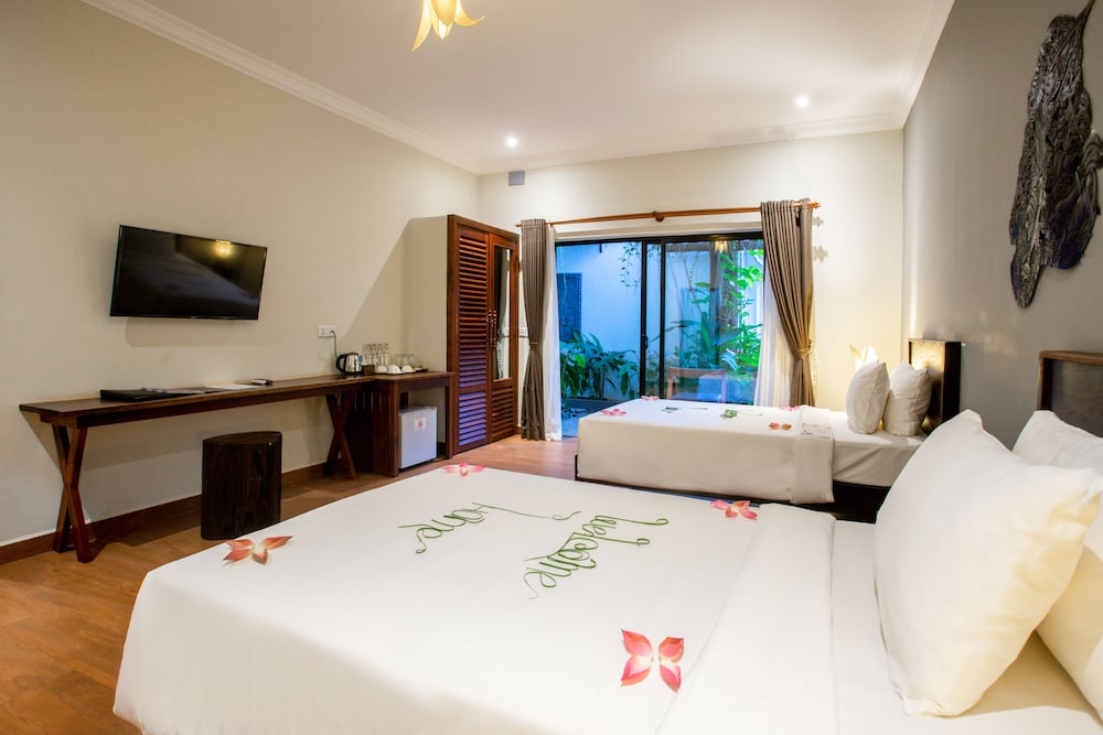 Deluxe Twin Room, Pool View (Free Pick Up)