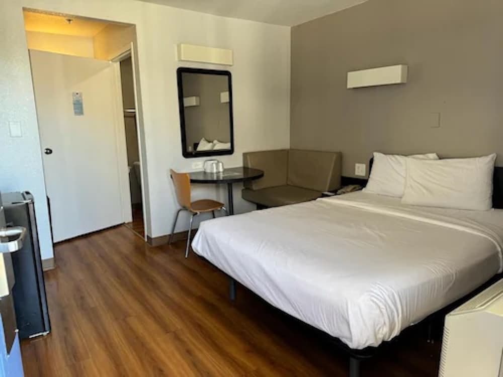 Standard Room, 1 Double Bed, Non Smoking photo 3