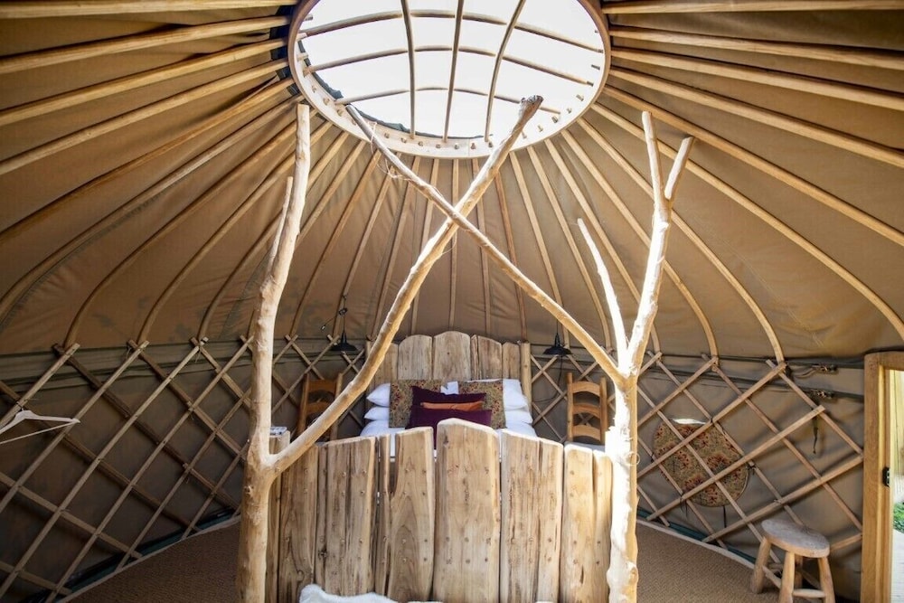 Romantic Tent, Multiple Beds (Dabinett Yurt) photo 3