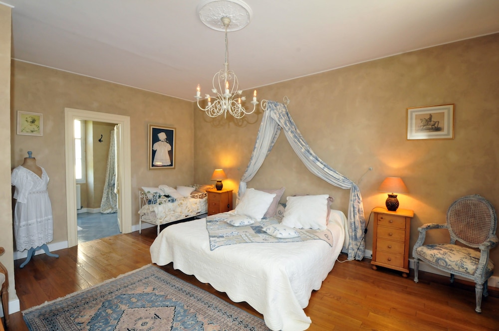 Double Room, Non Smoking (L'Eau Vive) photo 1