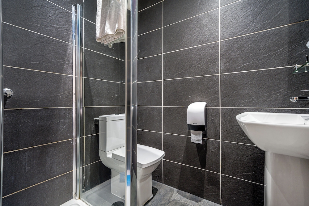 Suite - Photo 10