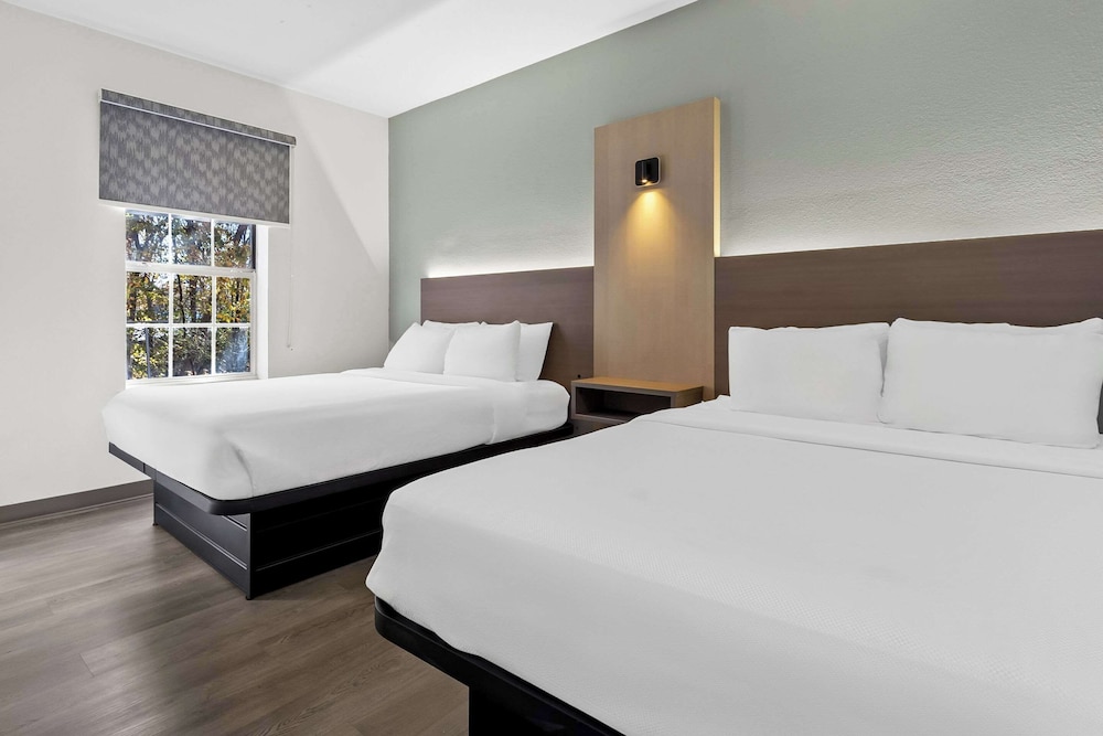Suite, Multiple Beds, Non Smoking photo 1