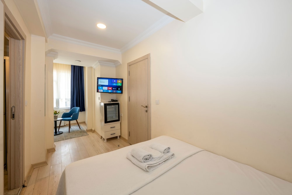 Standard Double Room photo 2