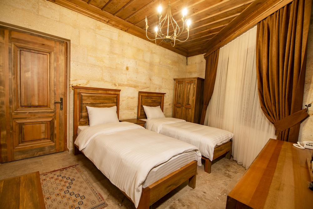 Standard Double or Twin Room photo 1