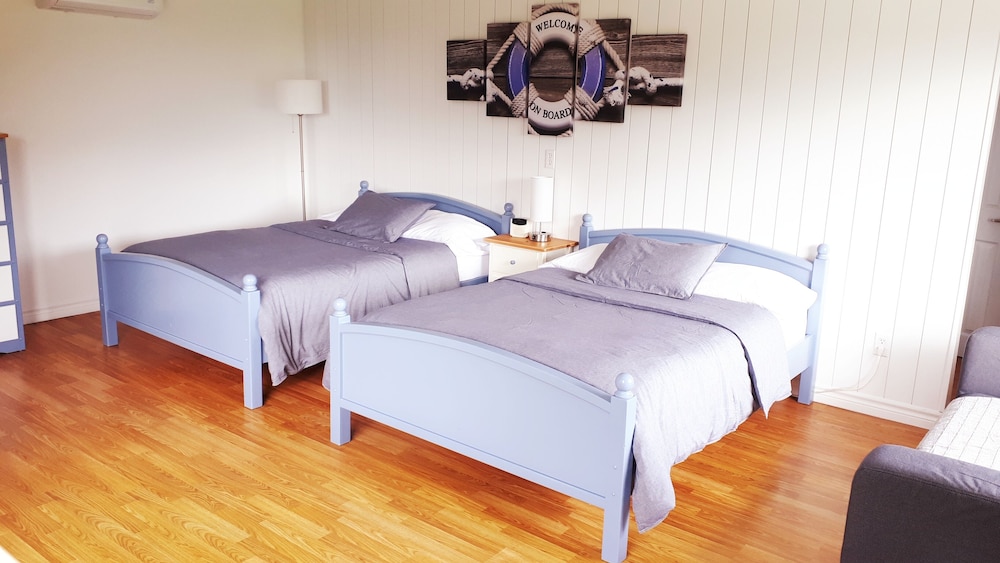 Comfort Cabin, 2 Double Beds, Kitchen, Ocean View photo 1