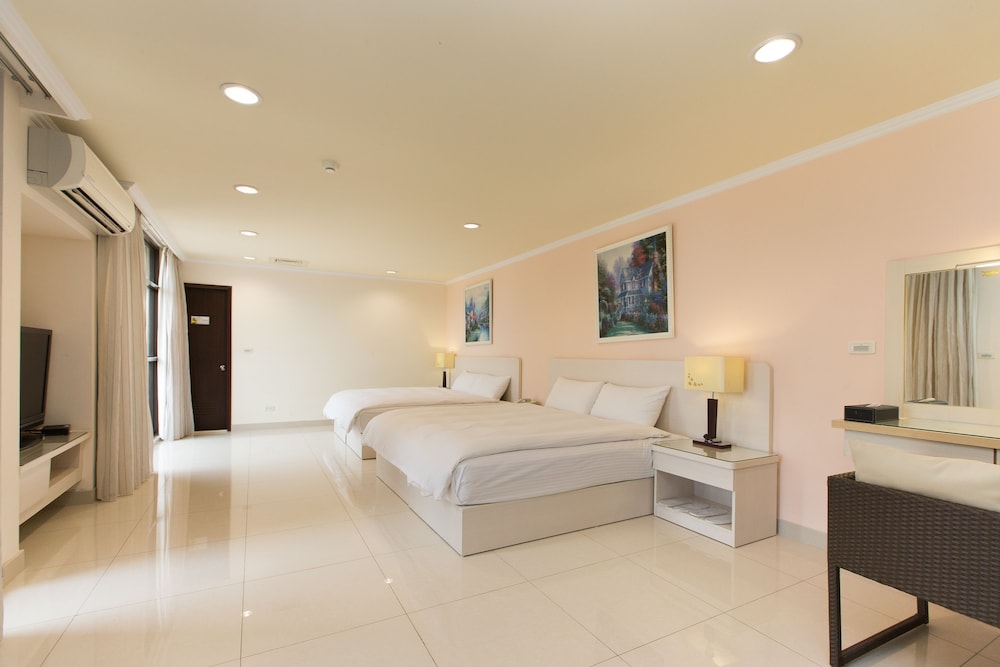 Family Room, 2 Double Beds photo 3