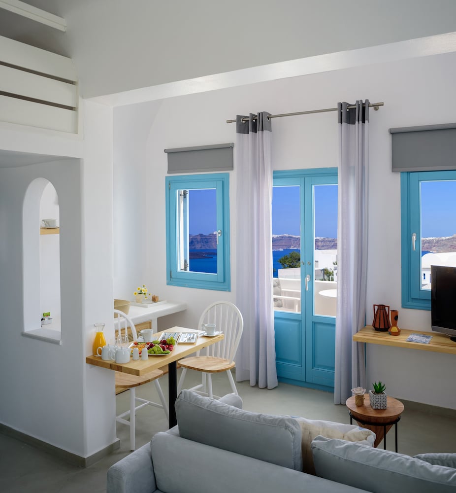 Comfort Suite with Caldera View - Photo 10