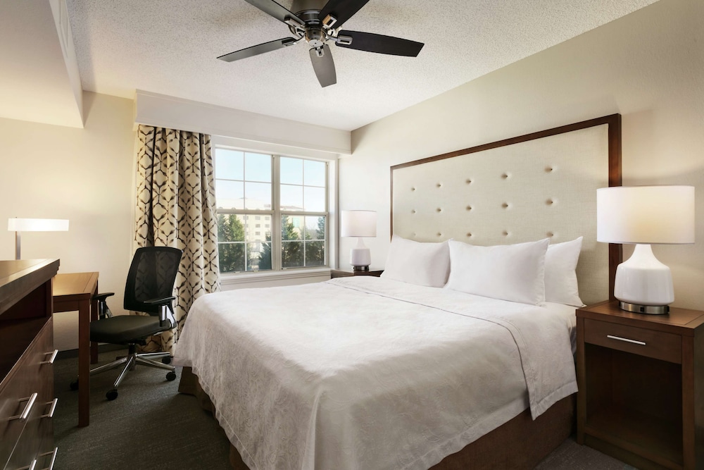 Room, 1 King Bed, Accessible, Bathtub (Mobility & Hearing) - Photo 1