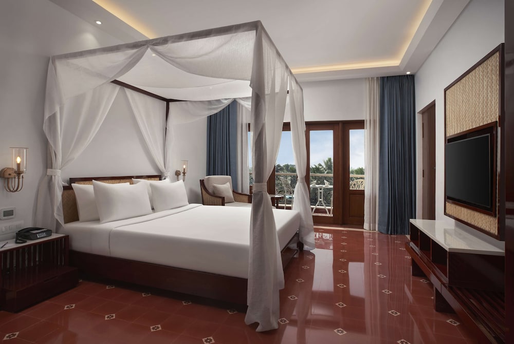 Luxury Suite with Living Room and Balcony ( Partial Garden View ) photo