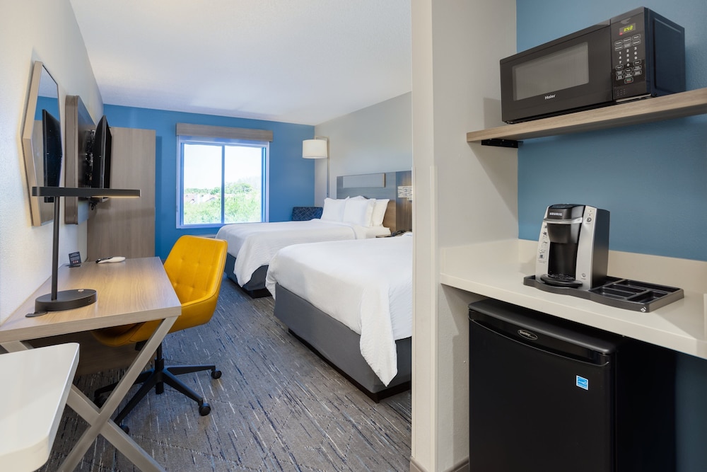 Standard Room, 2 Queen Beds - Photo 3