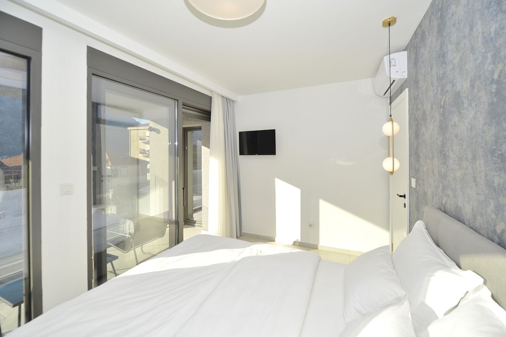Deluxe Apartment, 1 Queen Bed with Sofa bed, Balcony, Bay View photo 3