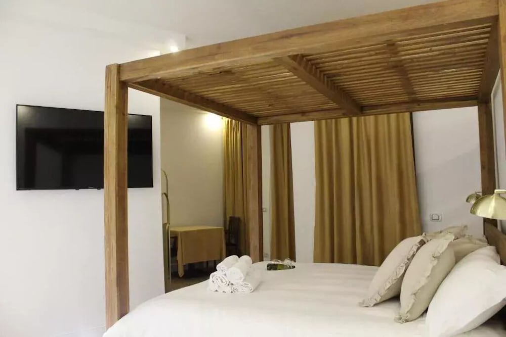 Deluxe Double or Twin Room photo 2