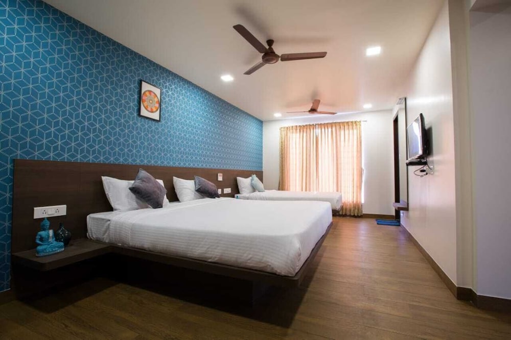 Family Room, City View