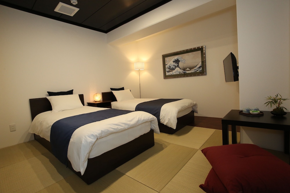 Standard Japanese Style Twin Room with Tatami (2 Twin Beds)