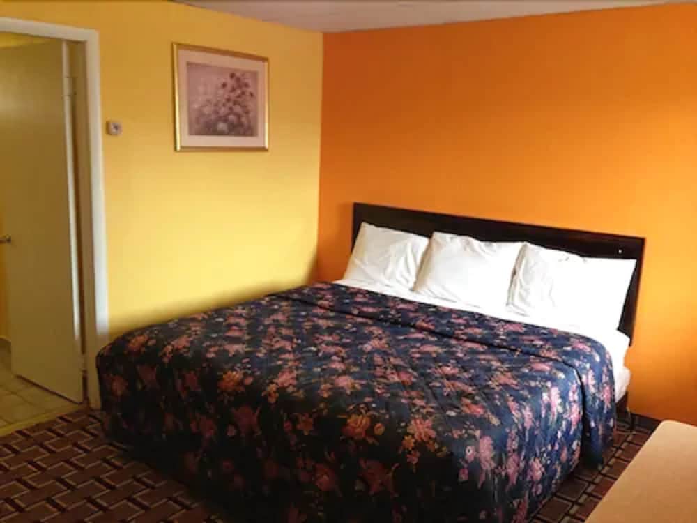 Standard Room, 1 King Bed photo 1