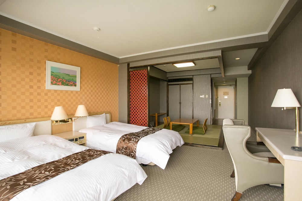 Basic Room, Multiple Beds, Ocean View - Photo 2