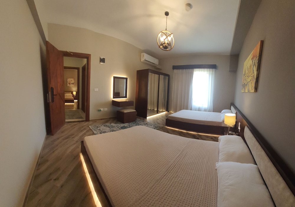 Family Studio Suite, 2 Bedrooms, Pool View photo 1