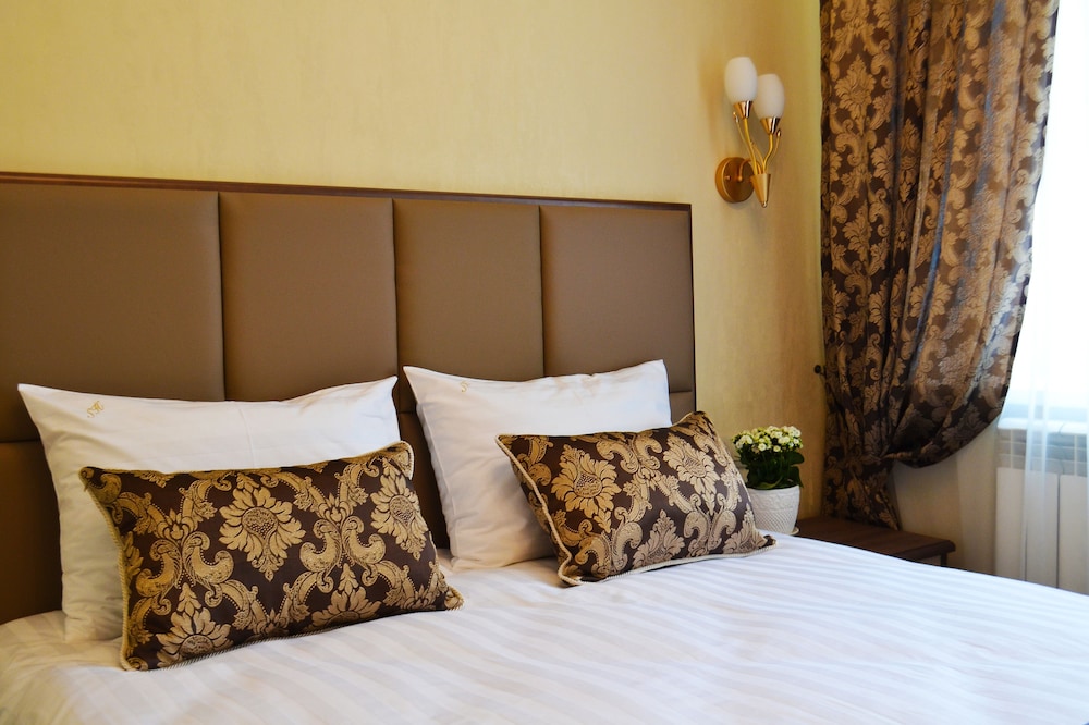 Superior Double Room, 1 Queen Bed, Non Smoking, City View