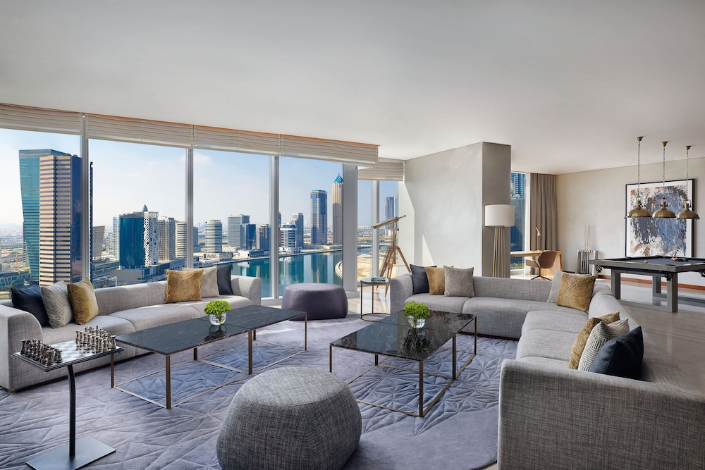 Royal Suite, 2 Bedrooms, Canal View thumbnail 5