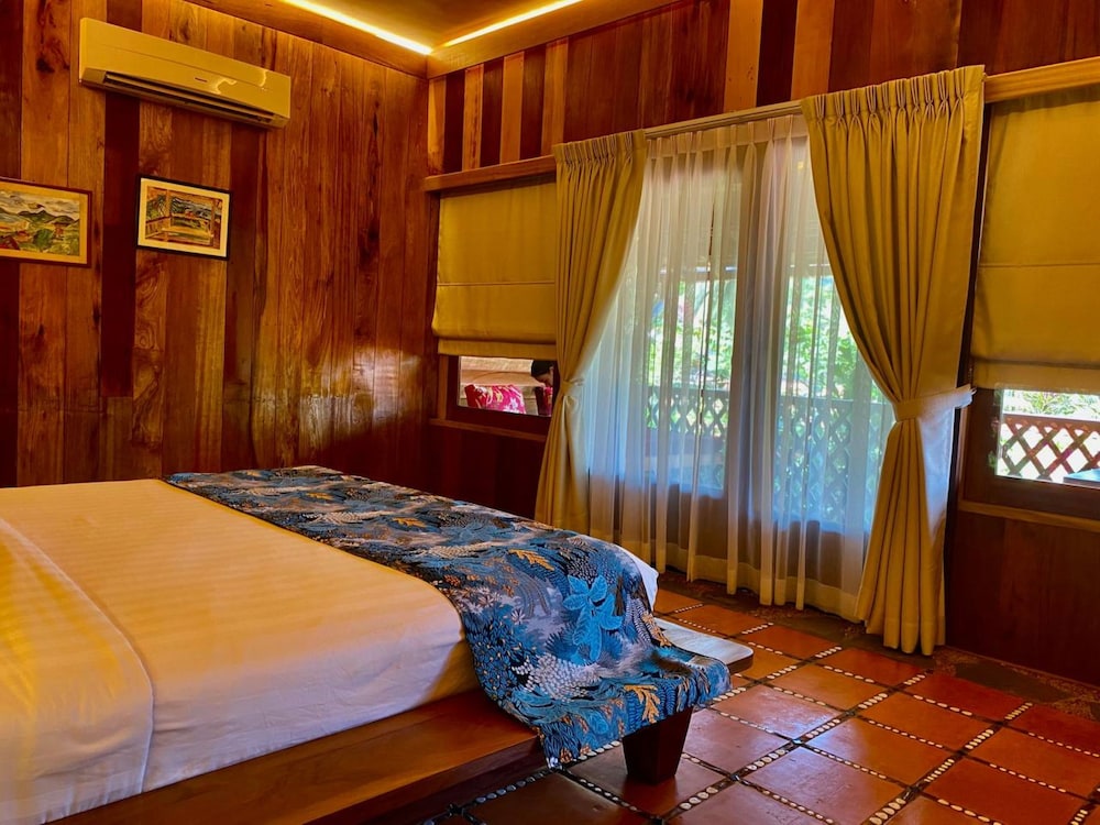 Suite Wooden Bungalow