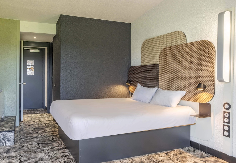 Double Room, Non Smoking - Photo 6