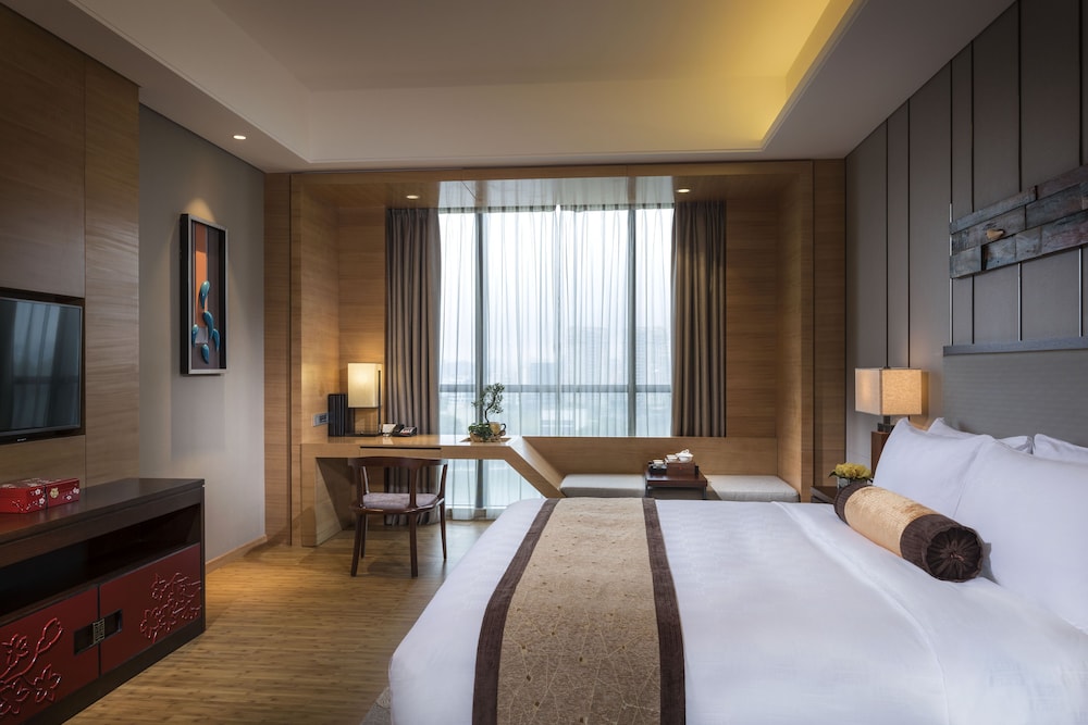 Premium Room, 1 King Bed, Club Lounge Access photo 2