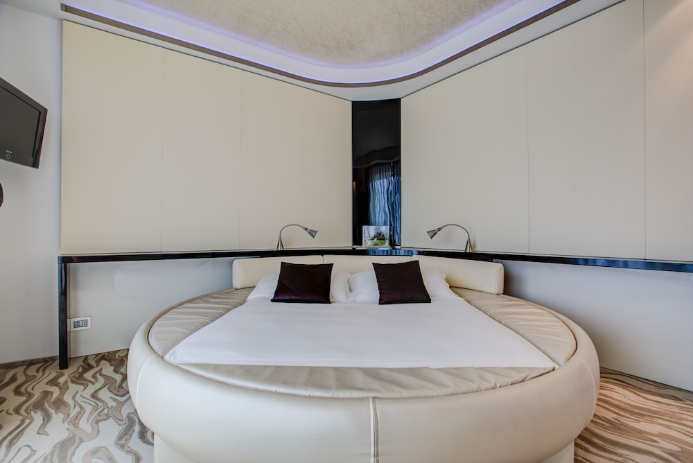 Luxury Suite (4 people) photo 2