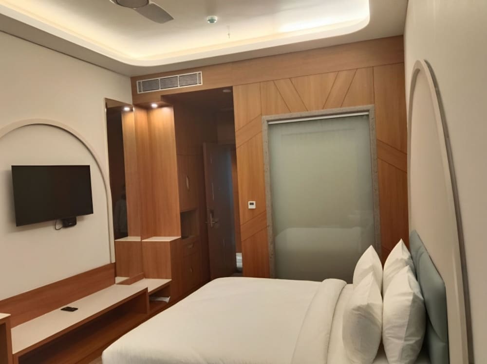 Luxury Suite, City View photo 2