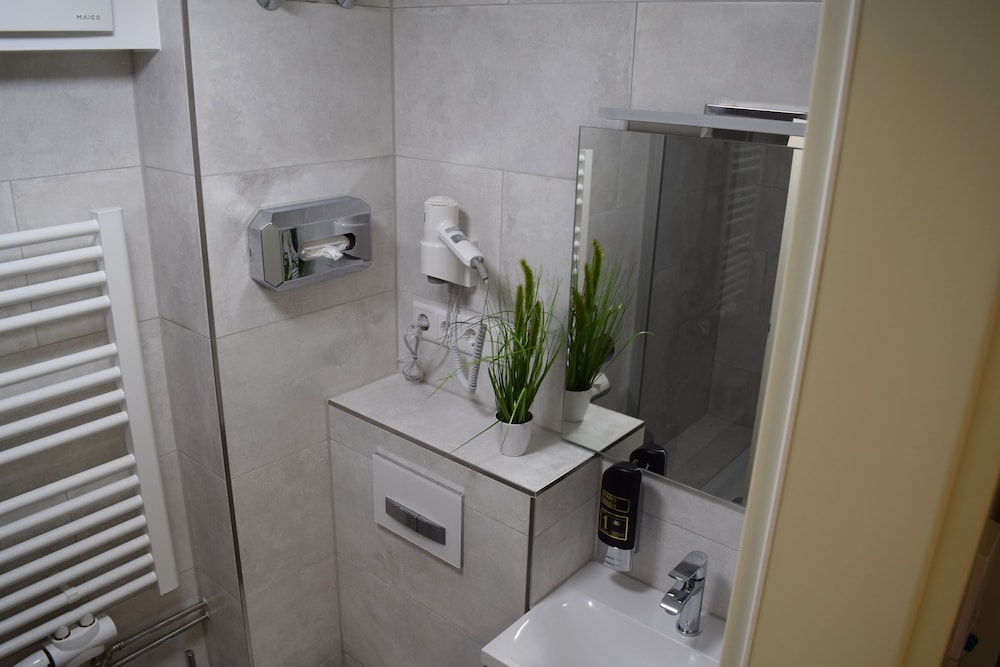 Duplex - Photo 8