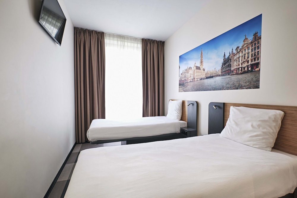 Standard Twin Room photo 1
