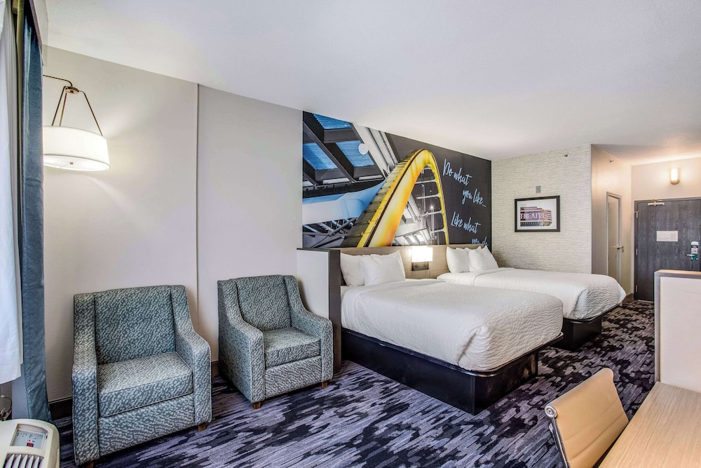 Deluxe Room, 2 Queen Beds, Non Smoking