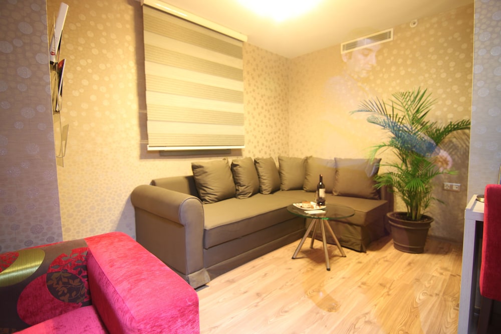 Suite, 1 Double Bed - Photo 14