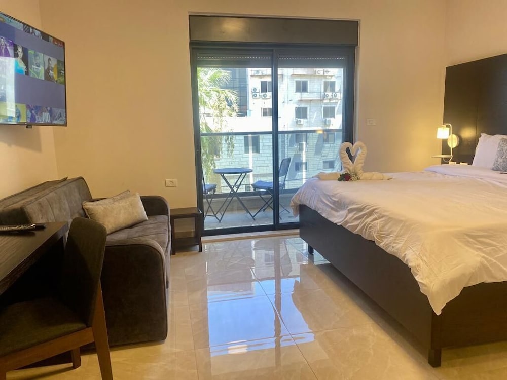 Panoramic Room