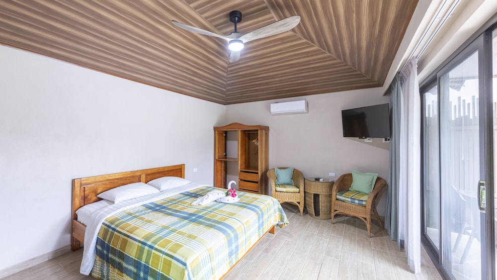 Superior Room, 1 King Bed - Photo 1