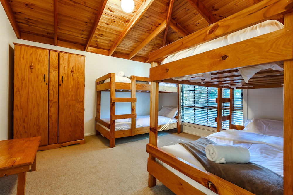 Family Cottage, 2 Bedrooms, Accessible, Fireplace photo 2