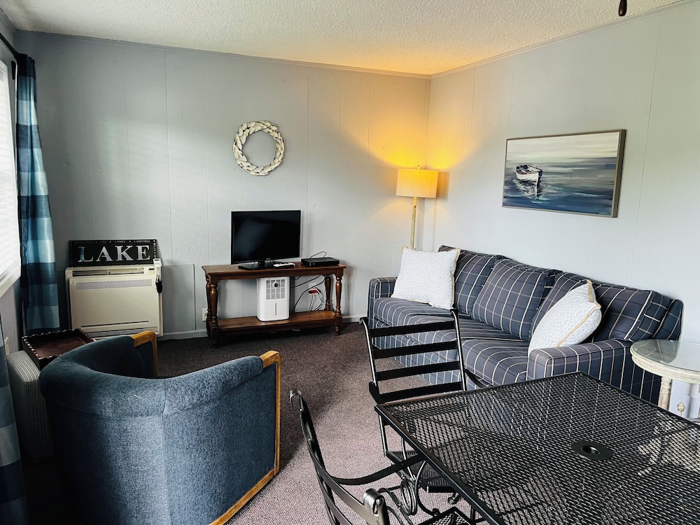 Studio Suite, 1 Bedroom, Kitchen, Lake View